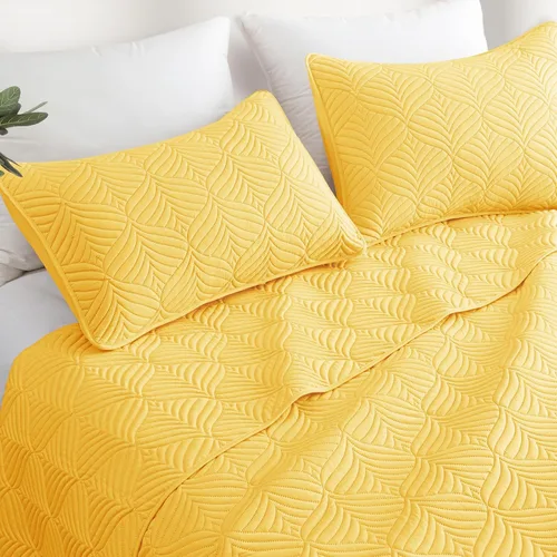 Vista 7 de Whale Flotilla Juego de ropa de cama extra suave, colcha amarilla ligera tamaño Queen con patrón moderno, colcha reversible de 3 piezas con 2 fundas