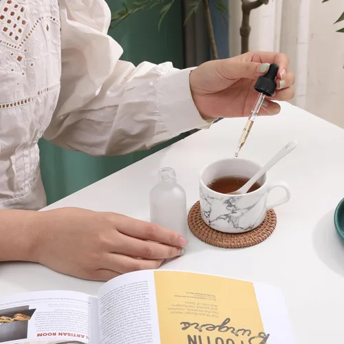 Vista 223 de NOOEEISS 4 piezas, botella con cuentagotas de 1 oz, botella de vidrio ámbar con cuentagotas, botellas de tintura con cuentagotas, acabado elegante