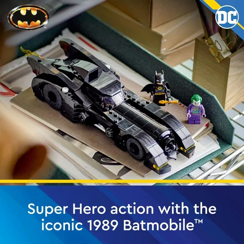 Vista 2 de Lego DC Batmobile: Batman vs. The Joker Chase 76224 Juego de juguetes de construcción, este juguete de superhéroes de DC cuenta con el icónico