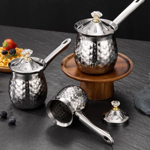 Vista 5 de Cafetera turca árabe martillada de acero inoxidable Cezve Jezve Ibrik Ki estufa superior mini cacerola chocolate leche calentador con boquilla 6.8