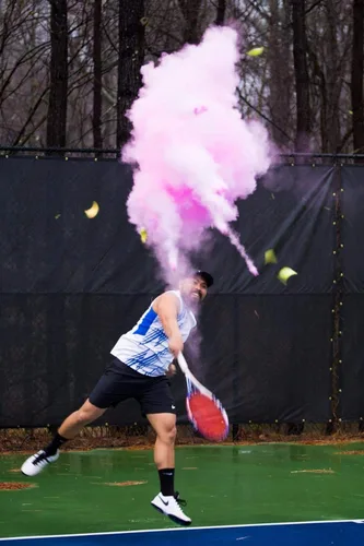 Vista 4 de Juego de pelotas de tenis para revelación de género, 2 pelotas con polvo y confeti, rosa y azul