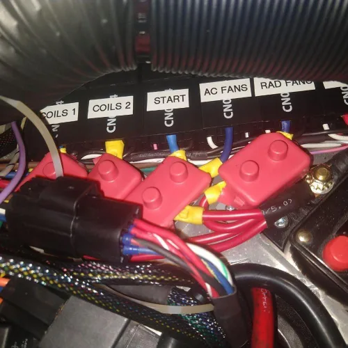 Vista 4 de Ampper Disyuntor de reinicio automático de 12 V a 24 V CC con perno de perno de cubierta para automóviles y más (5A, 2 unidades)