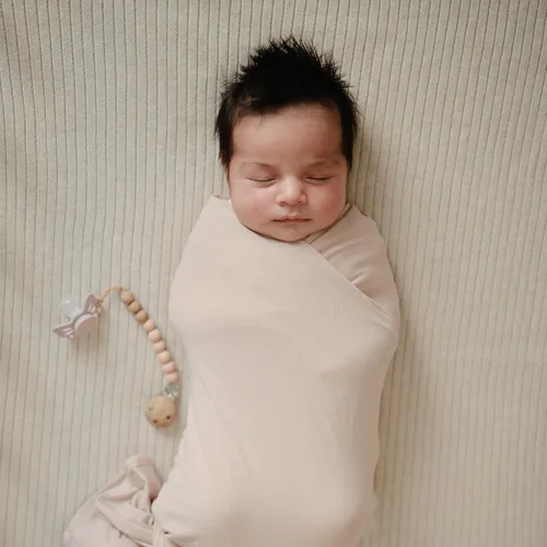 Vista 6 de FRIGG Butterfly Anatomical SilkySoft - Chupete de silicona para bebé, fabricado en Dinamarca, sin BPA (crema/rubor, 6-18 meses)