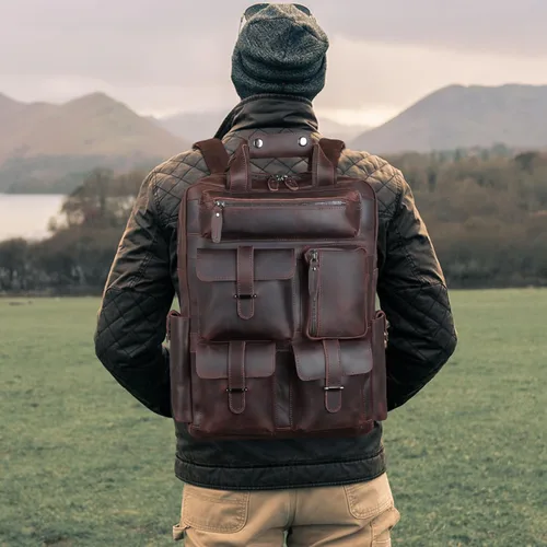 Vista 7 de Polare - Mochila de piel de vaca para computadora portátil, mochila de viaje con cremalleras de metal YKK