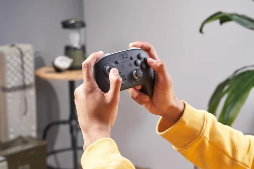 Vista 9 de Nintendo Switch™ 2 Pro Controller