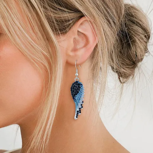 Vista 2 de Ever Faith aretes con forma de alas de ángel, de gancho, vidrio austriaco, de tono plateado