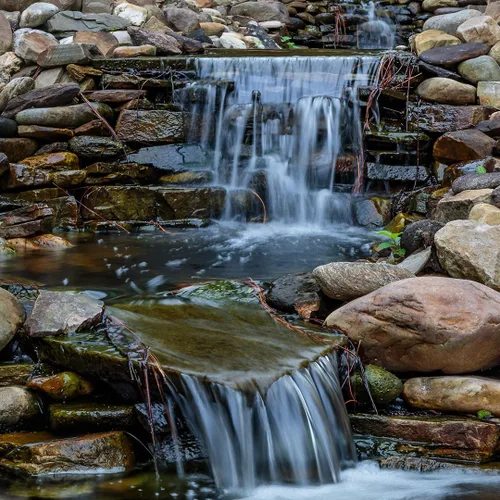 Vista 5 de HALF OFF PONDS Simply Waterfalls 4000 Kit libre de estanque con forro de PVC de 10 pies x 20 pies y bomba de 4,000 GPH - PVCPMAN3