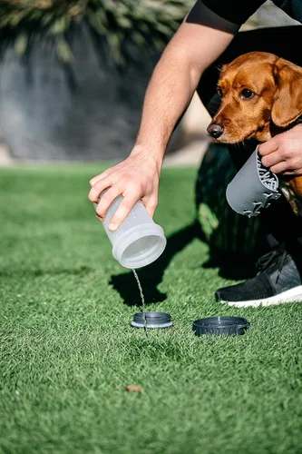 Vista 7 de Dexas MudBuster - Limpiador portátil con tapa para patas de perro, color gris claro, tamaño mediano con tapa