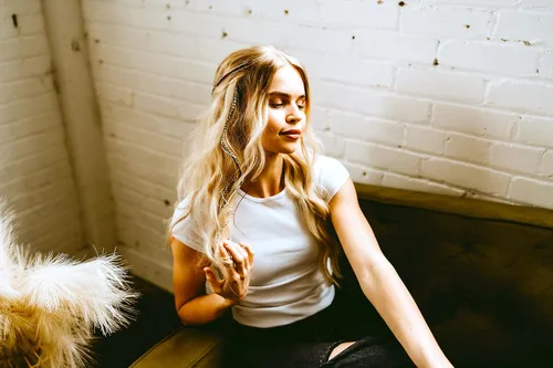 Vista 5 de 21 plumas de cabello de color natural, 9 a 14 pulgadas de largo, plumas para extensión de cabello, kit de bricolaje, diseño llamativo, 20 cuentas