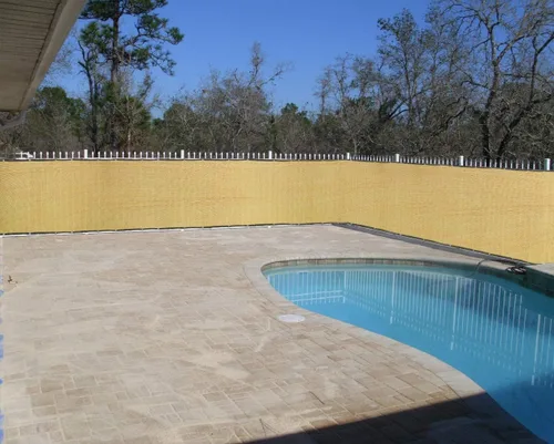 Vista 2 de Shade&Beyond Pantalla de Privacidad para Cerca de 6' X 50', Resistente, 170 GSM, Cubierta de Malla de Sombreado para Pared, Jardín, Patio Trasero