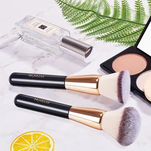 Vista 4 de FITDON Brocha para base y polvo, 2 brochas profesionales de maquillaje Kabuki con parte superior plana para líquido, crema y polvo