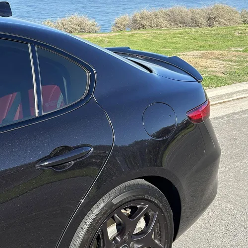 Vista 3 de MCARCAR KIT Alerón de maletero de fibra de carbono para Alfa Romeo Giulia Sedan 2015-2024 Tapa trasera de maletero Highkick Spoiler Wing Lip Factory