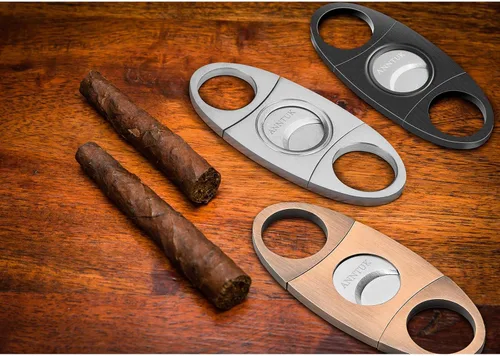 Vista 3 de Cortador de cigarros Guillotina de acero inoxidable Hoja de corte doble en bolsa de cuero, negro