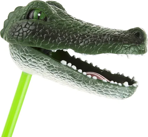 Vista 4 de Safari Ltd. Juguete pargo de cocodrilo, juguete de plástico con temática de pantano de 18 pulgadas, juguete educativo interactivo para niños a