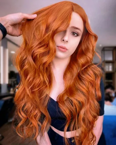 Vista 8 de Peluca rubia larga y rizada para mujer, peluca ondulada con raya lateral, cabello sintético natural para cosplay, disfraz de pelucas para mujeres
