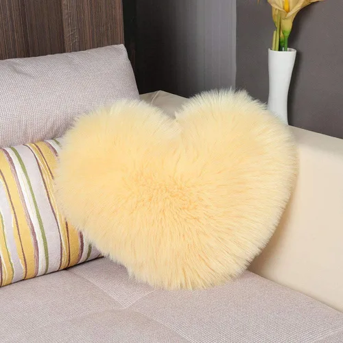 Almohada mullida de piel sintética con inserto en forma de corazón, cojín decorativo de lujo para sofá, dormitorio, sala de estar (beige, 12 x 16