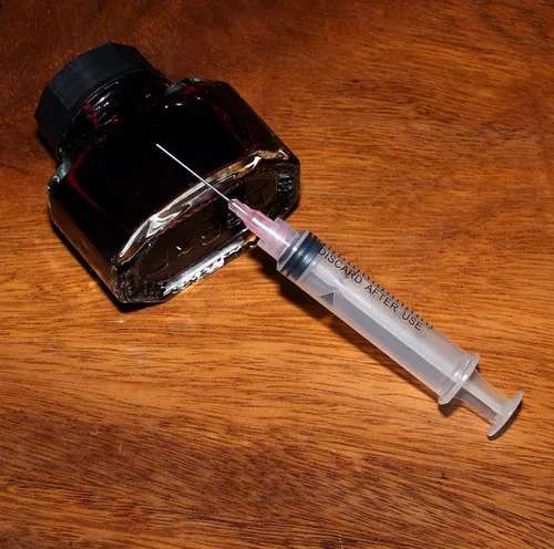 Vista 5 de Paquete de 5 jeringas de llenado de tinta prémium de 0.2 fl oz/cc con punta de aguja roma para pluma estilográfica