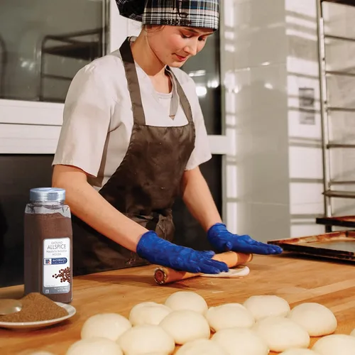 Vista 5 de McCormick Culinary Pimienta de Jamaica molida, 16 onzas, un recipiente de 16 onzas de condimento de pimienta de Jamaica, cuenta con un sabor a