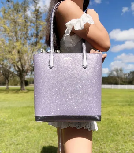 Vista 2 de Kate Spade - Bolso de mano con purpurina para el hombro, colección festiva 2022