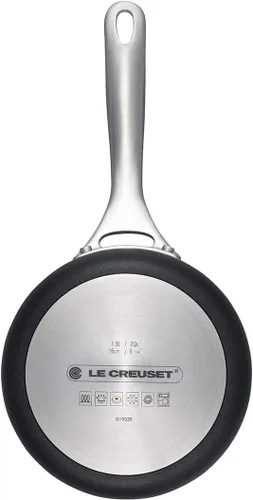 Vista 5 de Le Creuset Cacerola PRO antiadherente endurecida con tapa de vidrio, 2 cuartos de galón.