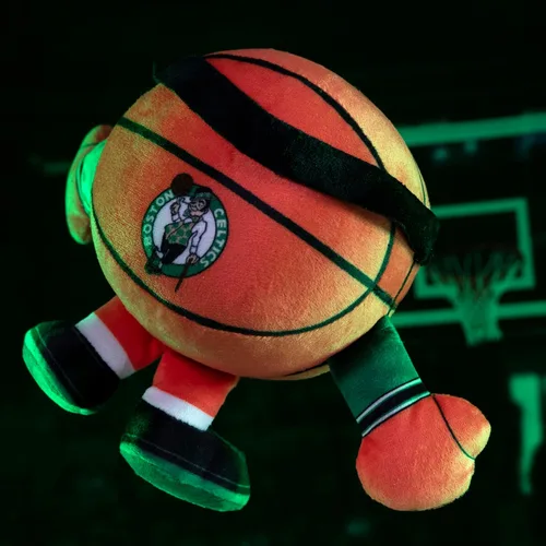 Vista 4 de Bleacher Creatures Boston Celtics Kuricha de Baloncesto de 8" Sentados - Peluches Suaves Inspirados en Chibi
