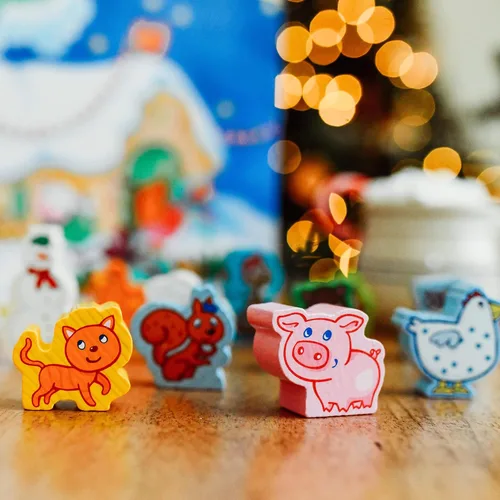 Vista 4 de HABA Mi Primer Calendario de Adviento Temático de Granja con Animales de Madera, Actividades Navideñas para Niños Pequeños, Un Calendario