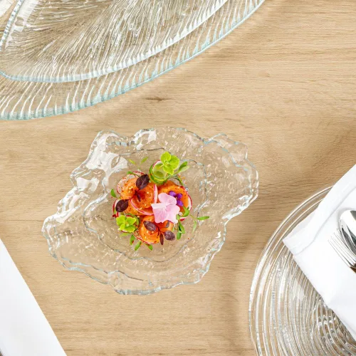 Vista 9 de Restaurantware Vetri - Platos de vidrio de 8.9 x 6.7 x 1.8 pulgadas, 6 platos únicos y duraderos para servir, diseño de conchas marinas, vajilla