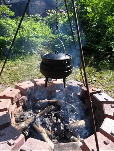 Vista 3 de Cuisiland Olla de caldero Potjie de hierro fundido de 14 cuartos con tapa y 3 patas, olla pre-sazonada estilo sudafricano para cocinar al aire