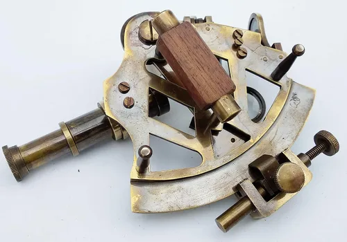 Vista 4 de FYNJREX LATÓN SÓLIDO SEXTANTE MARINO ASTROLABE ANTIGUO REPRODUCCIÓN NÁUTIMA MARÍTIMA NÁUTIMA INSTRUMENTO CELESTIAL