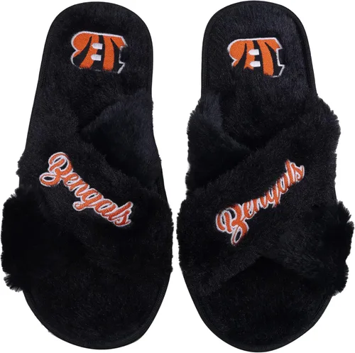 Vista 31 de FOCO Pantuflas deslizantes cruzadas mullidas con logotipo de texto del equipo NFL para mujeres