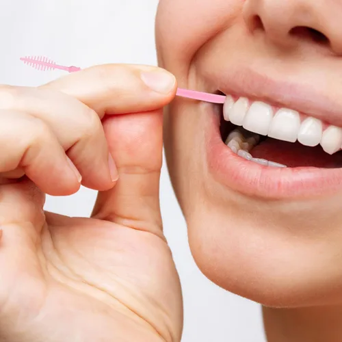 Vista 3 de Healifty 200pcs palillos de dientes de plástico de doble punta dental cuidado bucal cepillo interdental herramientas de limpieza de dientes