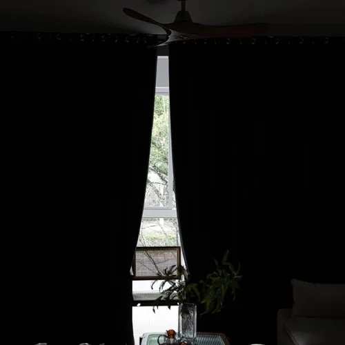 Vista 2 de Cortinas opacas 100% negras para ventana para dormitorio, 63 pulgadas de largo, juego de 2 paneles con ojales, cortinas opacas con ojales, ahorro