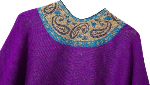 Vista 4 de Poncho con flecos, con estampado vintage, estilo retro, a la moda, para mujer. Capa, chal.