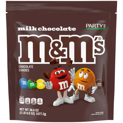 Vista 2 de M&M'S Caramelos de chocolate con leche, tamaño de fiesta, bolsa de 38 onzas