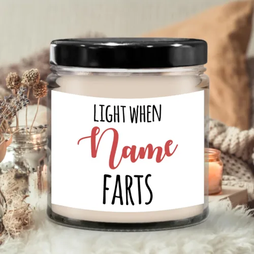 Vista 5 de Vela personalizada con cita divertida con nombre para mejor amigo, vela perfumada de vainilla personalizada con nombre para hermano, vela