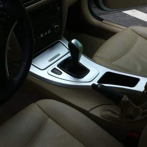 Vista 4 de YIWANG ABS cromo control de coche cambio panel cubierta del panel de cambio de engranajes marco ajuste 1 unid para BMW E90 E92 E93 3 serie 2005-2012