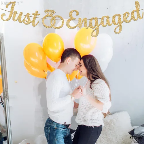 Vista 9 de KatchOn, Cartel dorado con purpurina «Just Engaged», de 10 pies, «No hazlo tú mismo» Cartel de compromiso para decoraciones de compromiso