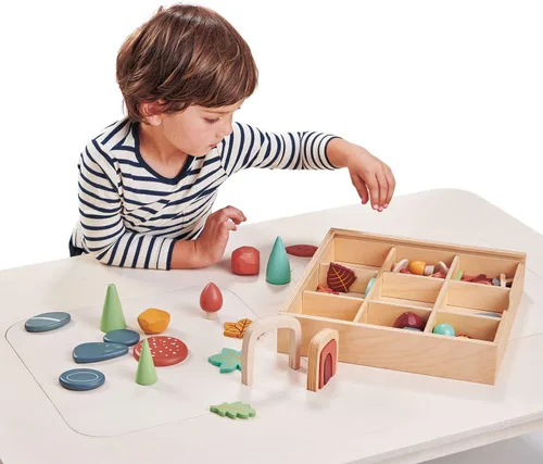 Vista 6 de Tender Leaf Toys My Forest Floor - Bandeja de madera abierta para Tinker con compartimentos extraíbles, juguete Montessori para juegos imaginativos