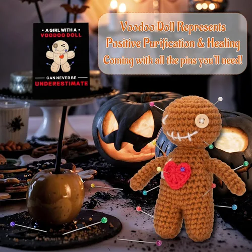 Vista 4 de Muñeca de vudú positiva graciosa hecha a mano de ganchillo rellena de peluche con tarjeta de afirmación de positividad para decoración de Halloween