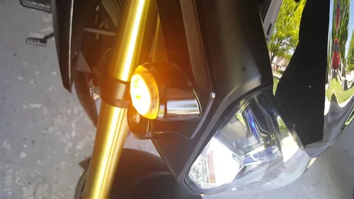 Vista 4 de iJDMTOY Forma redonda EL12 TF552 (5362) relé electrónico LED intermitente arreglo compatible con motocicleta o scooter instalar bombillas LED