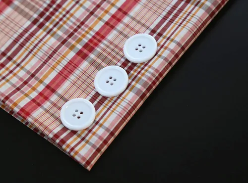 Vista 29 de 100 botones negros de 1 pulgada (0.984 in) botón de resina de 4 agujeros para coser y manualidades de bricolaje