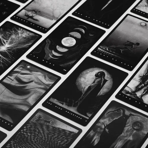 Vista 3 de Da Brigh Baraja de cartas de tarot negro para trabajo en las sombras