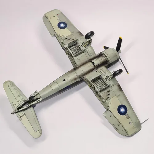 Vista 4 de Fighter 3D Puzzles - Kits de modelos de plástico, escala 1/48 modelo de combate Corsair MK 2, juguetes para adultos y regalo, 8.5 x 10.2 pulgadas