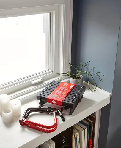 Vista 2 de First Alert Escalera de escape de incendios de dos pisos, 14 pies, acero, antideslizante, color negro