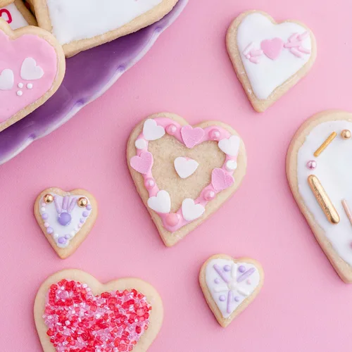 Vista 9 de Cookie Cutter Kingdom, Juego de cortador de galletas, molde de galletas para pasteles, galletas y sándwiches (corazón 9 unidades)