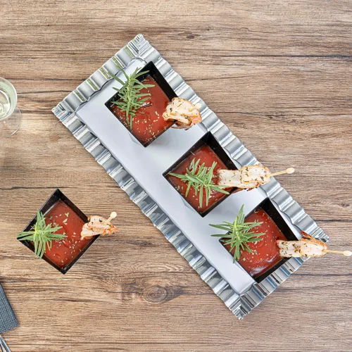 Vista 7 de Restaurantware Platos de postre de 2 onzas, 100 mini tazas desechables para servir fiestas, platos Girata de plástico negro duradero y sostenible