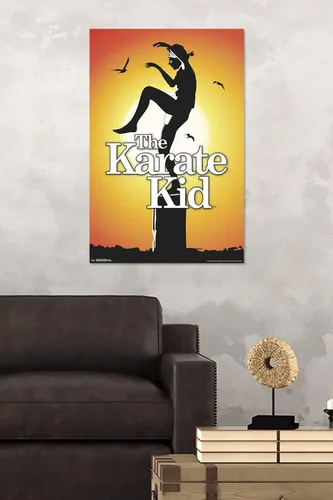 Vista 2 de Trends International The Karate Kid 1984 - Póster de pared de una hoja, 22.375 x 34 pulgadas, versión premium sin marco