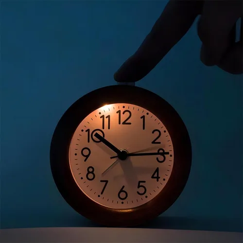 Vista 3 de Lancoon Reloj despertador analógico de madera, redondo sin tictac, silencioso con números arábigos, luz nocturna, función de repetición, funciona