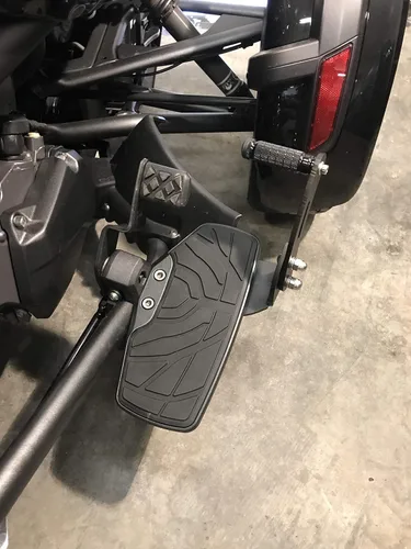Vista 6 de BIW Can Am Spyder F3 Estriberas para carretera (negro, modelo Floorboard, acero inoxidable, traseras, 2015-2021)