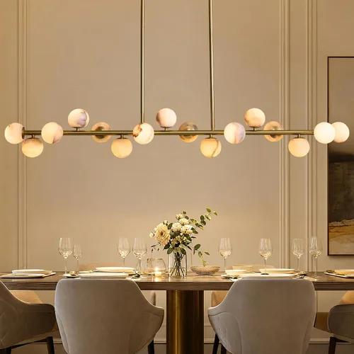 Vista 12 de Candelabro de mediados de siglo, lámpara colgante Sputnik de latón dorado con pantalla de lámpara de vidrio blanco, Candelabros lineales de globo